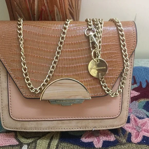 Authentic BCBGMAXAZRIA Elenora Brown Leather Sling Bag - Picture 2 of 15